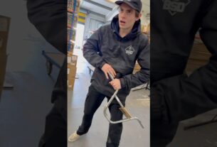 Imagem de destaque para: Antonio Smallwood panics as he gets his finger stuck in a BSD ALVX bar