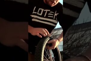Imagem de destaque para: How to get home on a flat tire #bmx