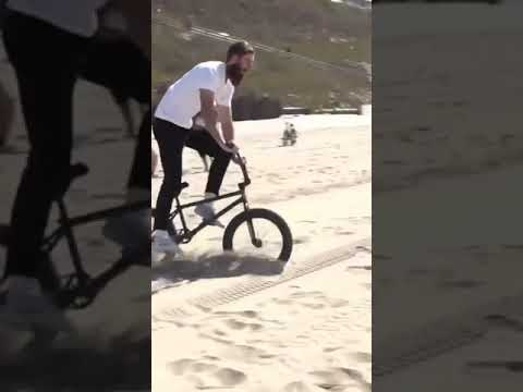 Imagem de destaque para: WHY WOULD YOU TRY THIS?! #streetbmx