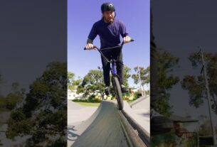 Imagem de destaque para: Wildly precise move of Zac from the Still Having Fun video. Now playing on our channel! #bmx