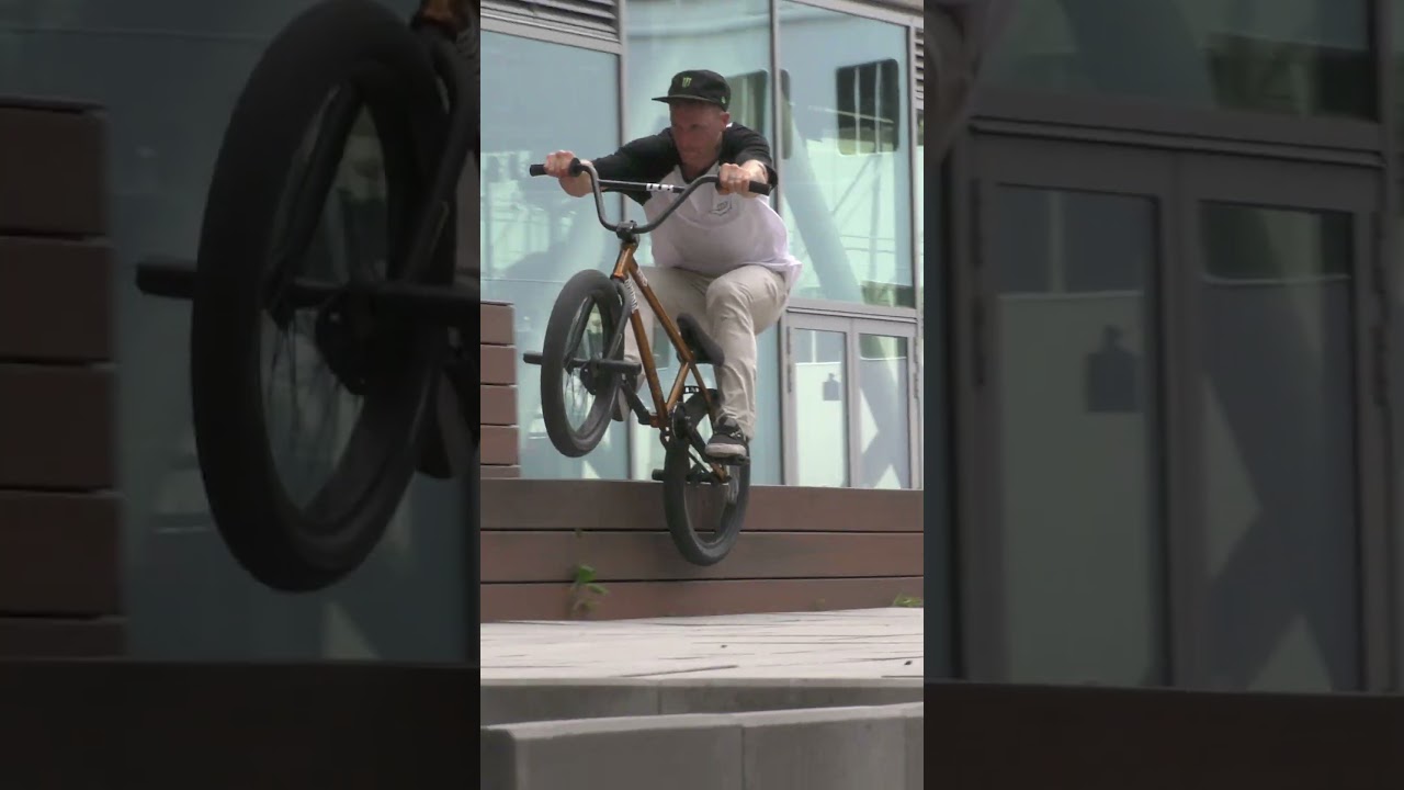 Imagem de destaque para: Dan Lacey Locked In