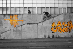 Imagem de destaque para: NUTS & BOLTS - 'EASY STREET' ft. Marius Dietsche, Kilian Roth, Zeno Lehmann, Ellis Oswald & More