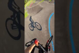 Imagem de destaque para: Pumptrack Berms Make the Best Flyouts! #mtb #bmx #bike #pumptrack #pov
