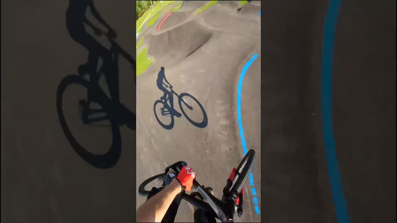 Imagem de destaque para: Pumptrack Berms Make the Best Flyouts! #mtb #bmx #bike #pumptrack #pov