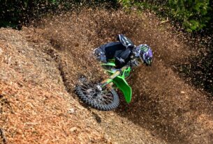 Imagem de destaque para: REDMAN'S 2 ft. AXELL HODGES