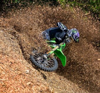 Imagem de destaque para: REDMAN'S 2 ft. AXELL HODGES